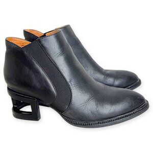 REVOLVE Jeffrey Campbell Black Duval Soft Smooth Leather Ankle Bootie Size 7